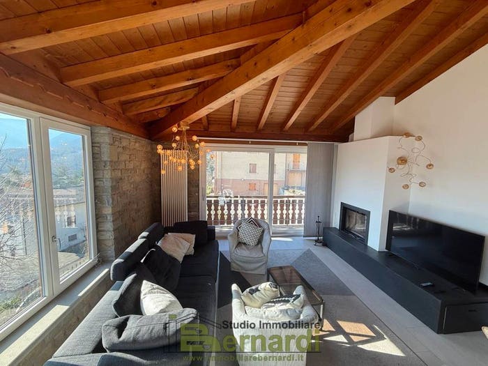 Casa con 6 locali in vendita in Via Campo del Lungo, Centro, Fanano