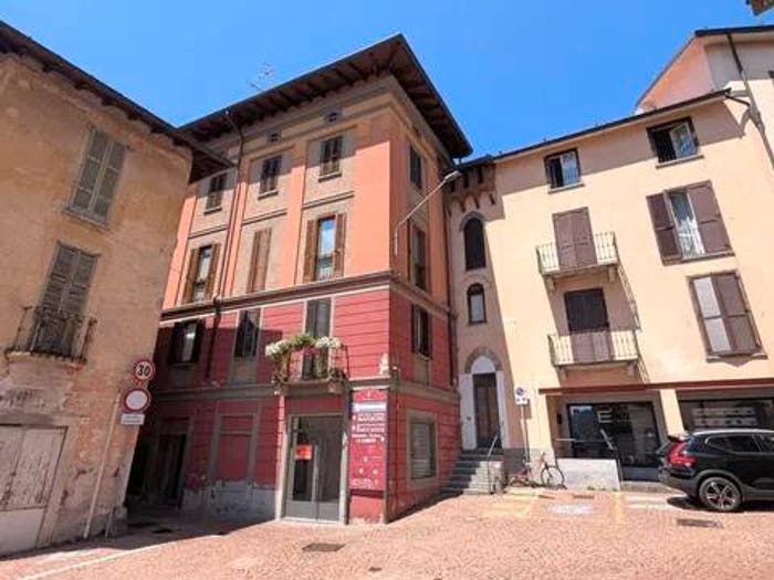 Appartamento bilocale in vendita in Via Monte Grappa, Centro, Luino