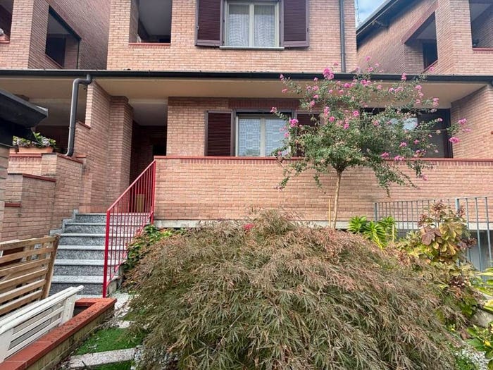 Casa quadrilocale in vendita in Cura Carpignano