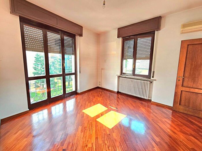 Appartamento quadrilocale in vendita in Via Sant'Anna, Centro, Parabiago