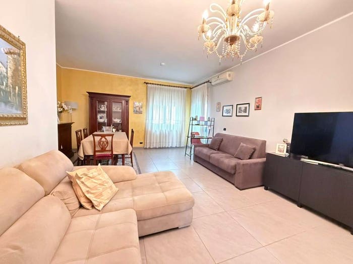 Appartamento con 5 locali in vendita in Via Antonio Locatelli, Rapisardi, Catania