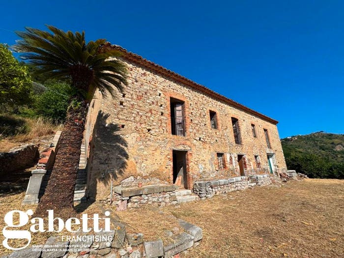 Casa con 6 locali in vendita in VIA UMBERTO I SNC, Militello Rosmarino