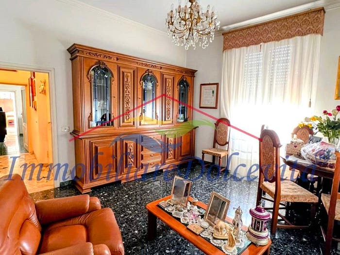 Appartamento con 6 locali in vendita in Via Rosolino Pilo, Campo di Marte, Firenze