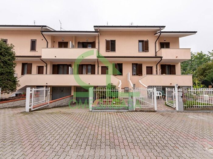 Casa quadrilocale in vendita in Via Pietro Nenni, Centro, Casalpusterlengo