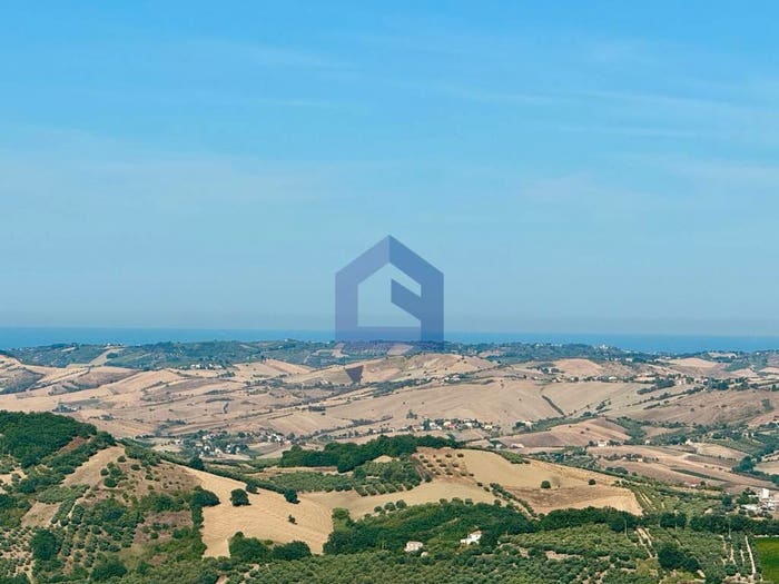 Appartamento quadrilocale in vendita in Vico Gelsomino, Centro, Archi