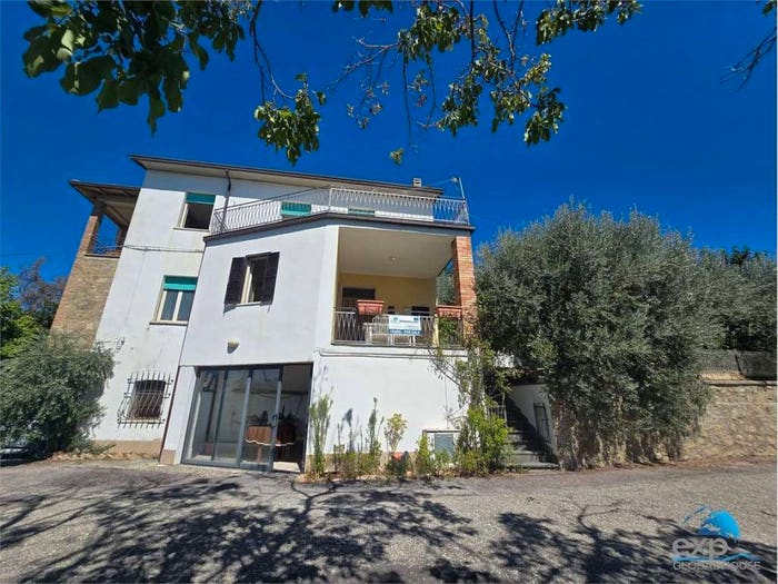 Casa con 6 locali in vendita in Pozzo, Gualdo Cattaneo
