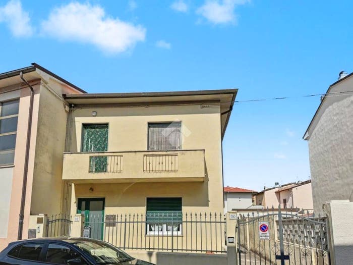Appartamento con 5 locali in vendita in Via Sant'Agostino, San Giusto Aeroporto, Pisa