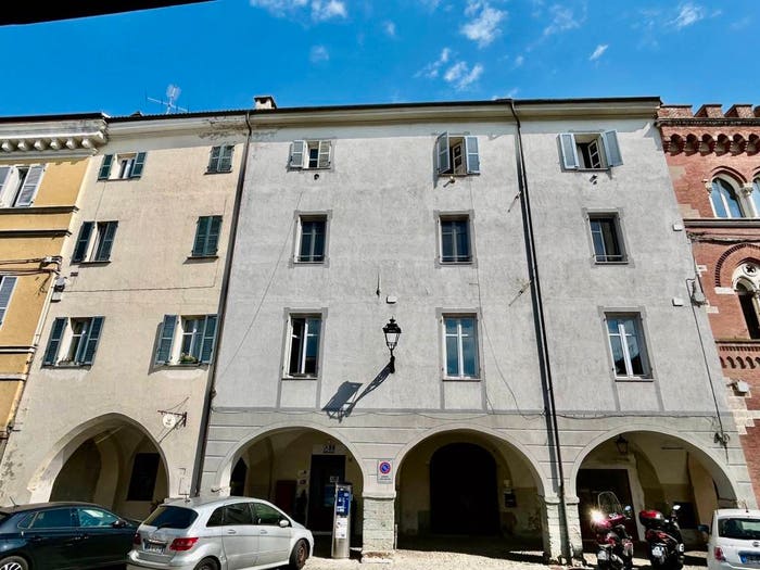 Appartamento trilocale in vendita in Piazza Vincenzo Virginio, Centro Storico, Cuneo