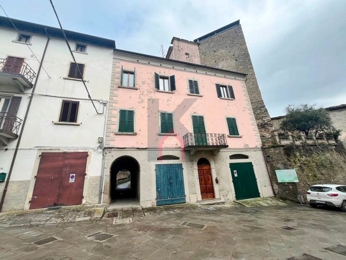 Appartamento con 6 locali in vendita in Via Roma, Portico Di Romagna, Portico e San Benedetto