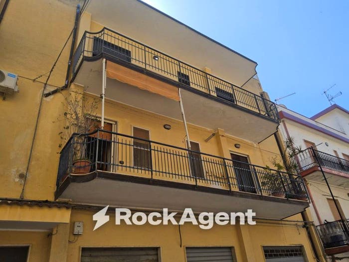 Casa bilocale in vendita in Via Bernardino Telesio, Monasterace Marina, Monasterace