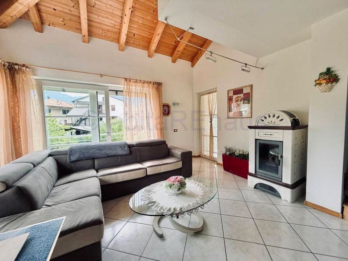 Casa quadrilocale in vendita in via Trento, Salorno sulla strada del vino