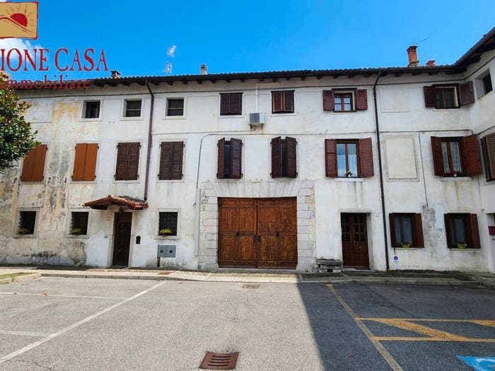 Casa con 6 locali in vendita in piazza degli eroi, Versa, Romans d'Isonzo