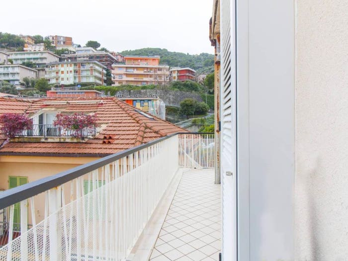 Appartamento bilocale in vendita in Via Roma, Laigueglia