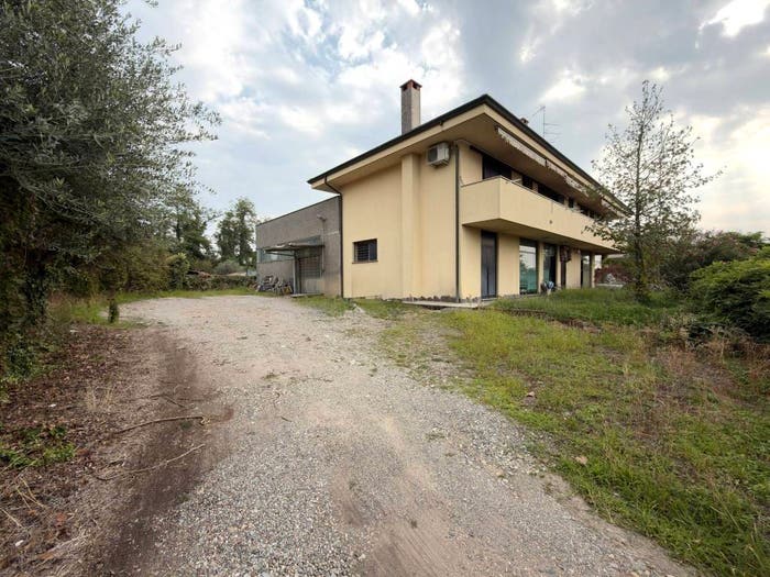 Casa con 6 locali in vendita in Viale Lombardia, Ravello Villastanza Villapia, Parabiago