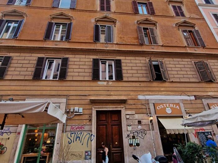 Appartamento quadrilocale in vendita in Via Natale del Grande, Trastevere, Roma
