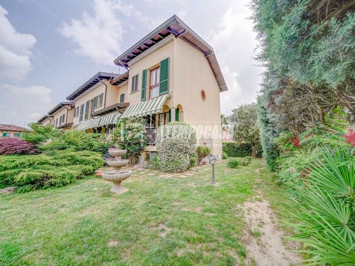 Casa quadrilocale in vendita in Via Sandro Pertini, Centro, Cuggiono
