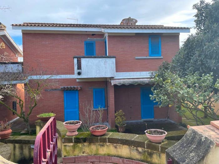 Casa quadrilocale in vendita in Via Garigliano, Tor San Lorenzo Nuova California, Ardea