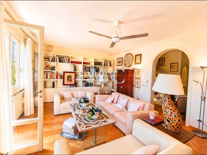Casa con 6 locali in vendita in Piazza Emilio Landi, Strada In Chianti, Greve in Chianti