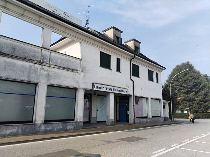 Casa con 6 locali in vendita in Via Camillo Benso di Cavour, Centro, Zelo Buon Persico