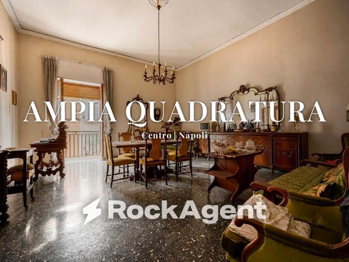 Appartamento con 5 locali in vendita in Via Sant'Antonio Abate, Tribunali, Napoli
