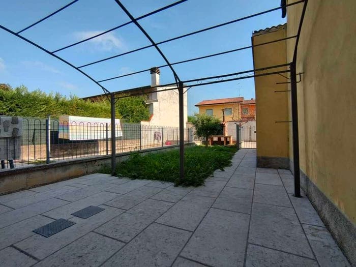 Casa quadrilocale in vendita in Via Quistello, Malavicina, Roverbella