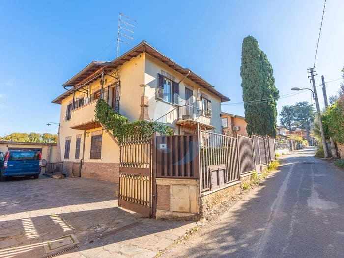 Appartamento trilocale in vendita in Via Carlo Galassi Paluzzi, Anagnina, Grottaferrata