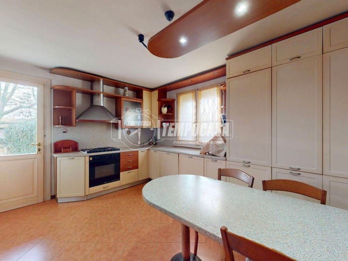 Casa trilocale in vendita in Via Cantone, Centro, Reggiolo