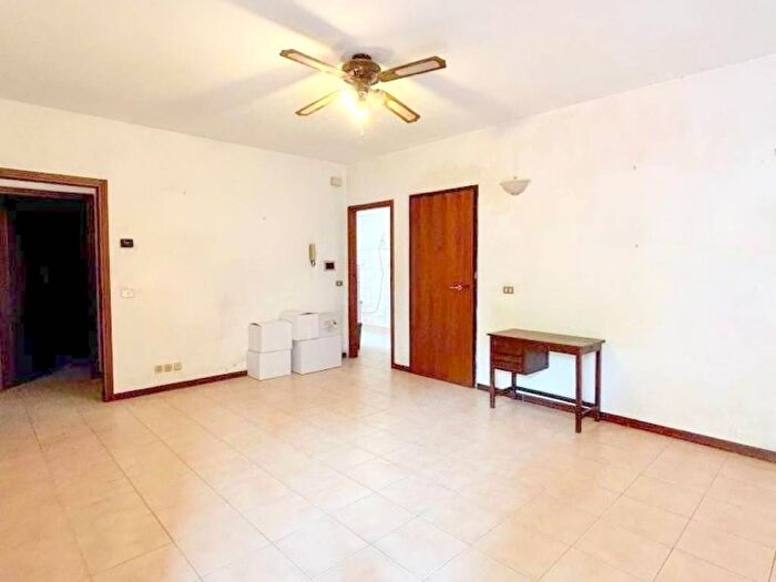 Appartamento con 6 locali in vendita in Darsena Ex Campo di Aviazione, Viareggio