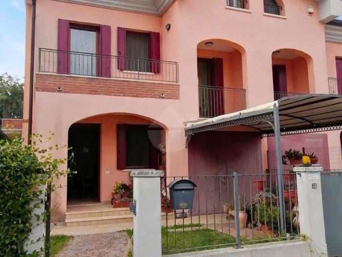 Casa con 6 locali in vendita in Musile di Piave
