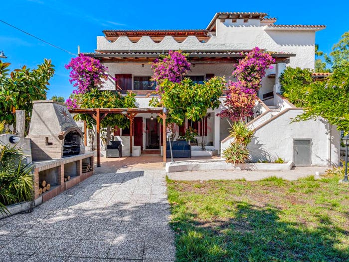 Casa con 6 locali in vendita in Pittulongu, Olbia