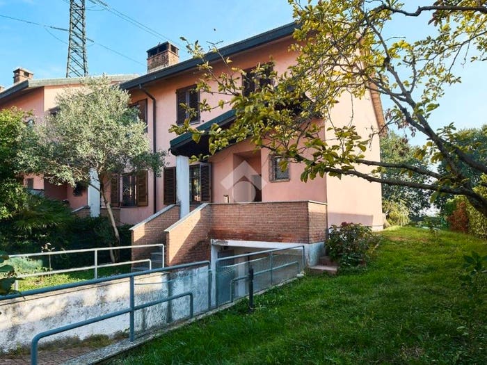 Casa quadrilocale in vendita in Via Medaglie D'Argento, Centro, Zelo Buon Persico