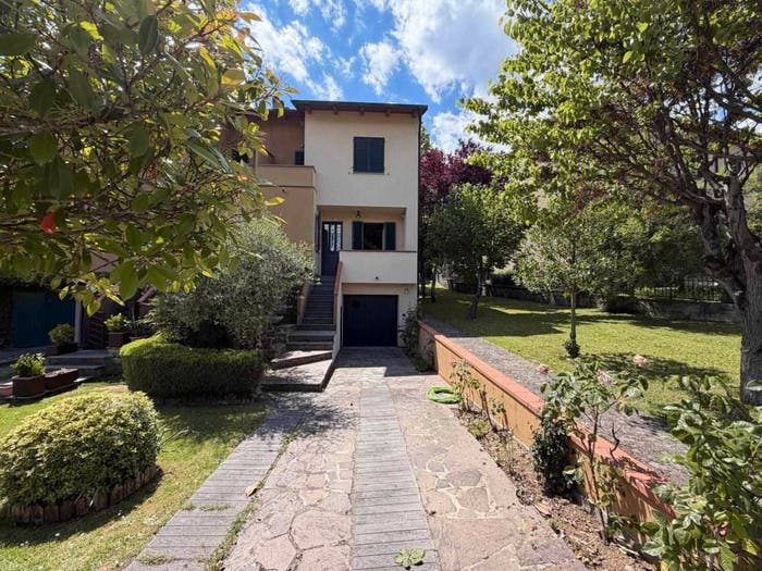 Casa quadrilocale in vendita in Via Poggetto Poderina, Centro, Bibbiena