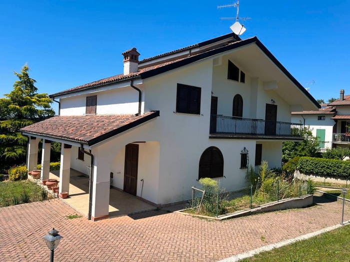 Casa con 6 locali in vendita in Via Virgilio, Centro, Pavullo nel Frignano