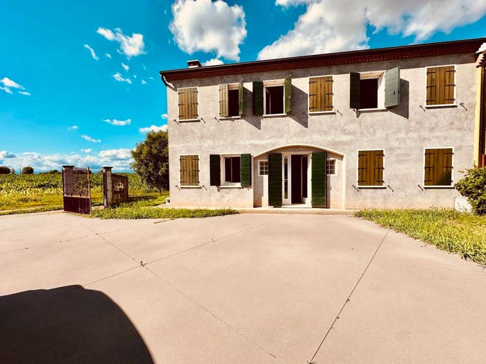Casa con 6 locali in vendita in Via Ranfolina, Montagnana
