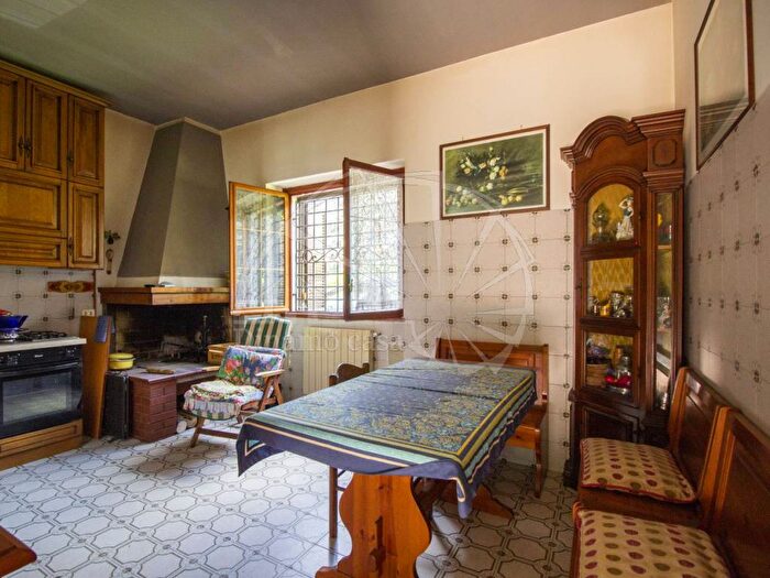 Casa trilocale in vendita in Santa Lucia, Prato