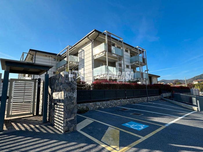 Appartamento trilocale in vendita in Via Madonna degli Angeli, Borghetto Santo Spirito