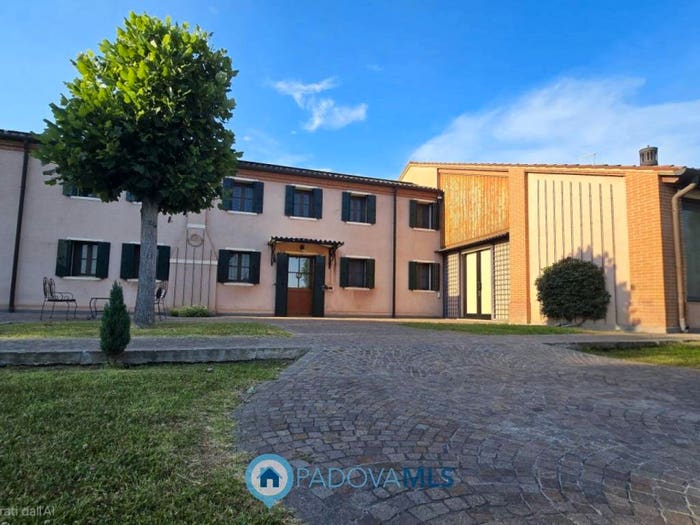 Casa con 6 locali in vendita in Via Bovolare, Centro Storico, Este