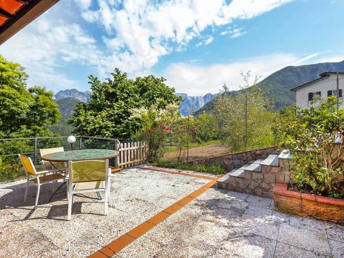 Casa con 6 locali in vendita in Via Piagola, San Carlo Antona, Massa