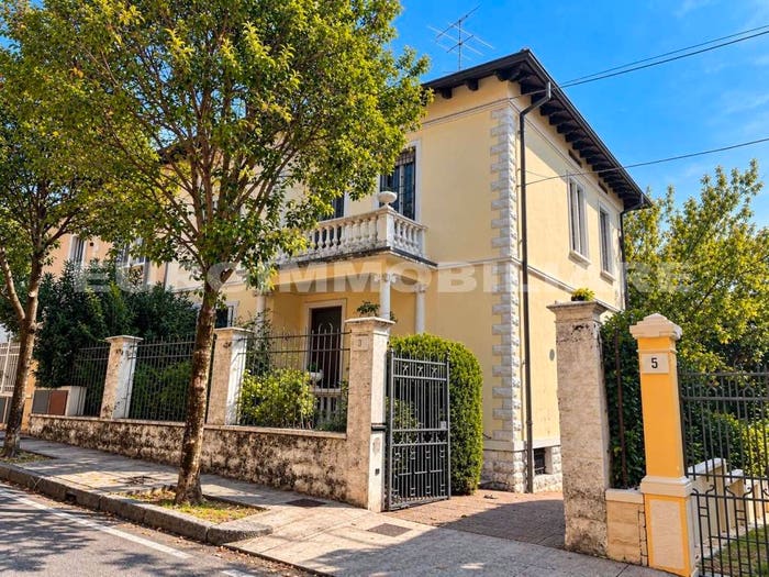 Casa con 6 locali in vendita in Via Sant'Angela Merici, Porta Venezia, Brescia