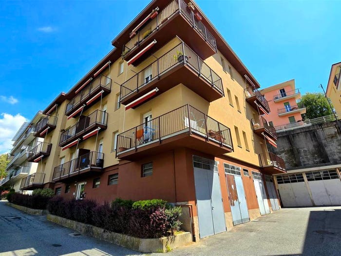 Appartamento quadrilocale in vendita in Via Crestani, San Biagio Thes, Biella