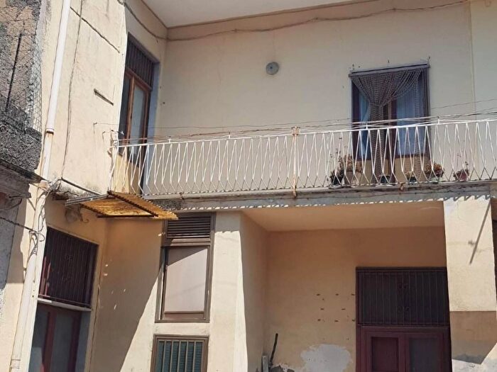 Casa con 5 locali in vendita in Via Raffaele Napolitano, Comiziano