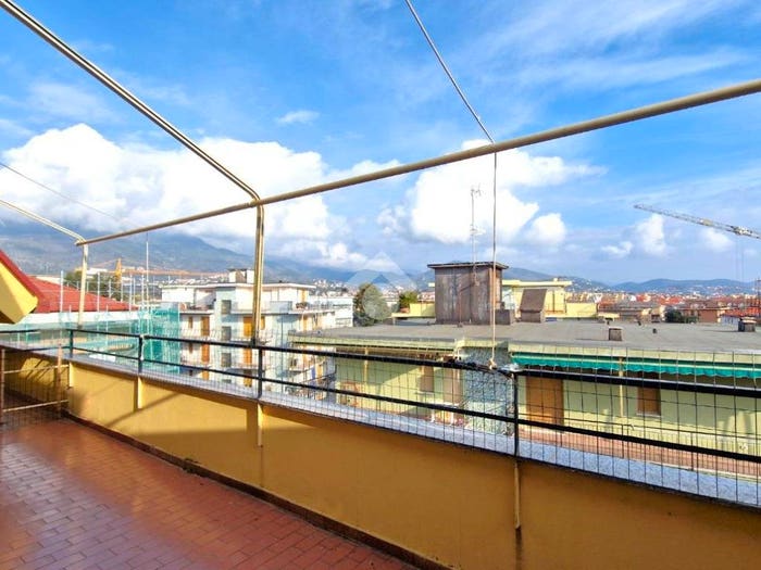 Appartamento trilocale in vendita in Via Venezia, Borghetto Santo Spirito