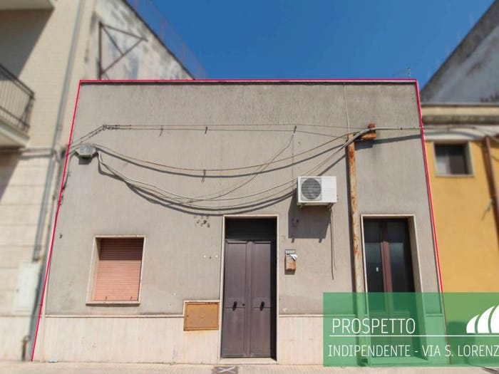 Casa trilocale in vendita in Via San Lorenzo Martire, Mesagne