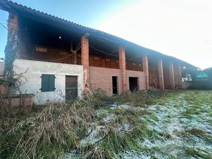 Casa quadrilocale in vendita in Cerano