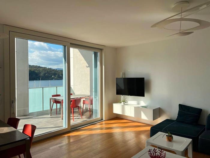 Appartamento trilocale in vendita in Viale De Angelis, Laveno, LavenoMombello