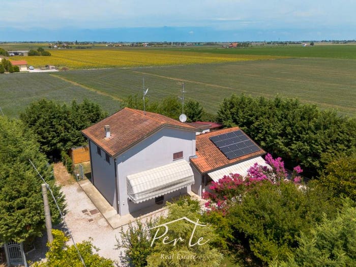 Casa con 6 locali in vendita in Via Bonifica, Fiscaglia