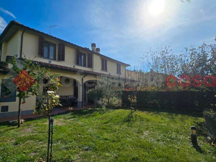 Casa con 6 locali in vendita in Loc Fontebranda, Catona, Arezzo