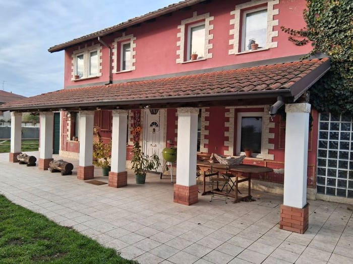 Casa con 5 locali in vendita in Via Moschina, Suardi