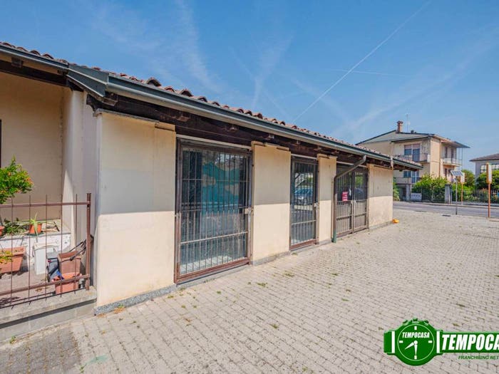Casa quadrilocale in vendita in Via Roma, Centro, Travacò Siccomario