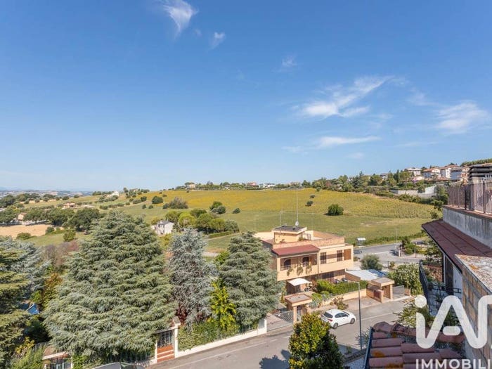 Appartamento con 6 locali in vendita in Via SOLFERINO, Centro, Castelfidardo